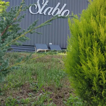 Stablo * Barasti